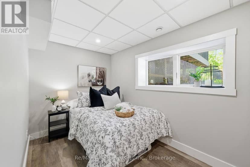 24 The Pines Lane — photo 28 of 40