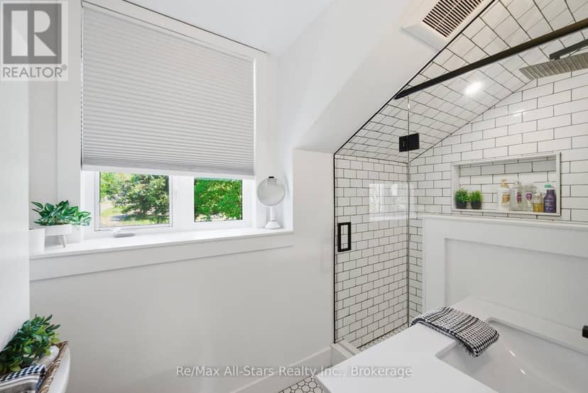 24 The Pines Lane — photo 29 of 40