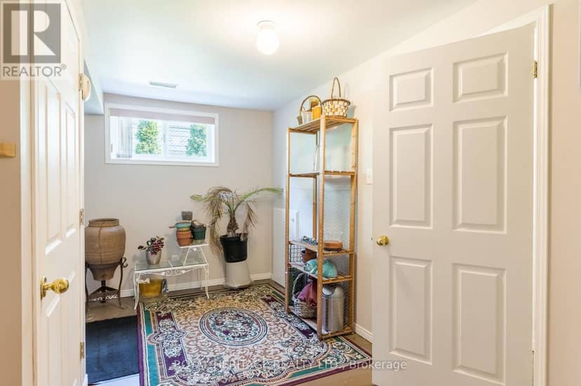 258 Franmor Drive — photo 39 of 40