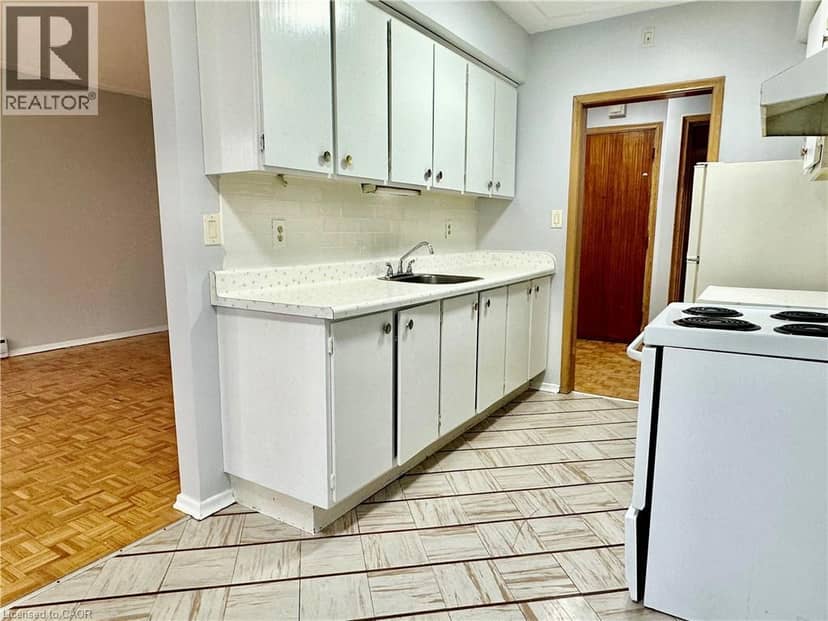 11 WOODMAN Drive Unit# 409, Hamilton, photo 3