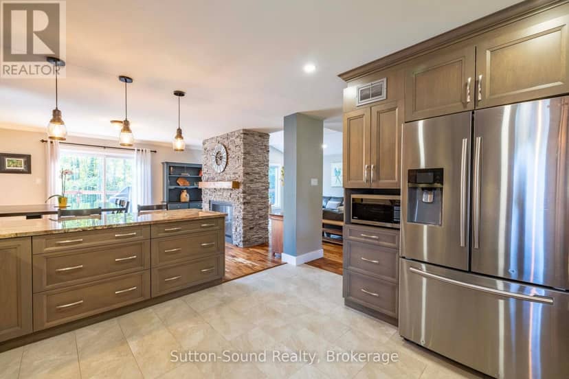 90 Graham Crescent — photo 14 of 40