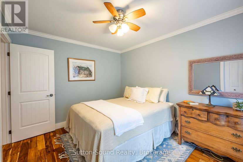 90 Graham Crescent — photo 21 of 40