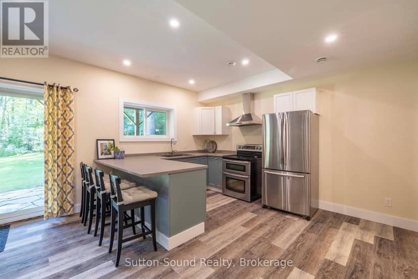 90 Graham Crescent — photo 29 of 40