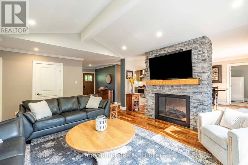 90 Graham Crescent — photo 5 of 40