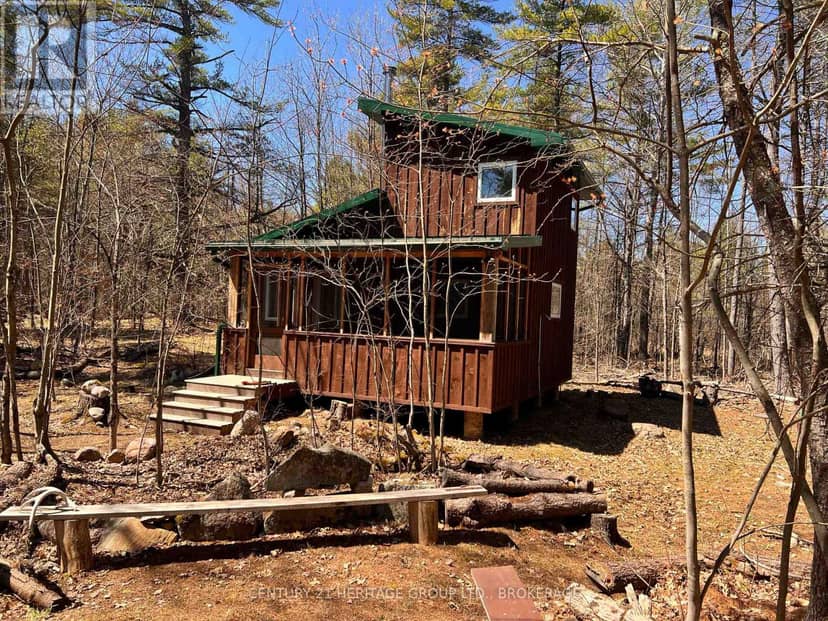 2355 Raymo Road, Frontenac