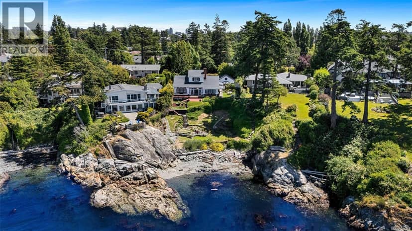 330 Plaskett Pl, Esquimalt