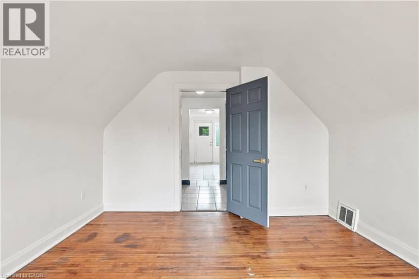 105 ROSEMONT Avenue — photo 20 of 33