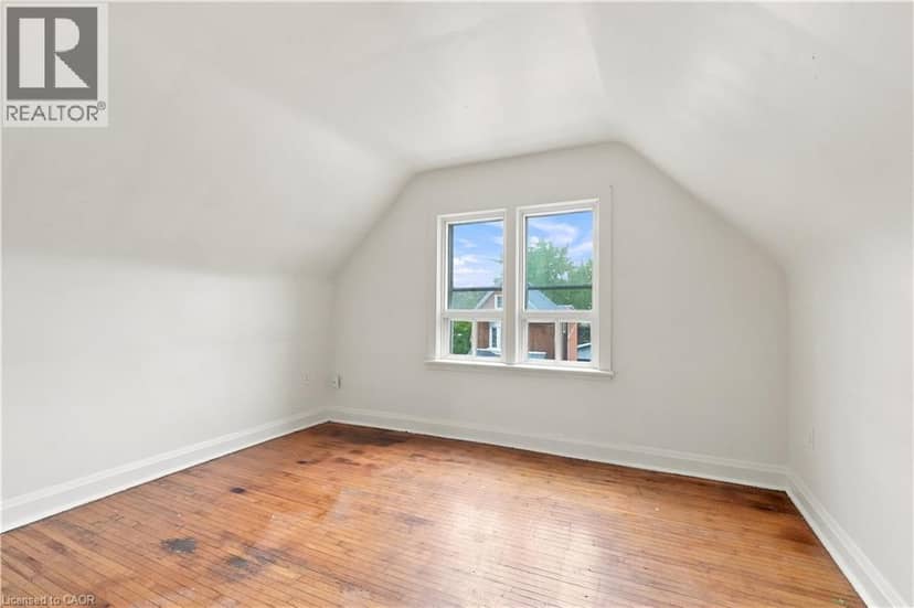105 ROSEMONT Avenue — photo 21 of 33