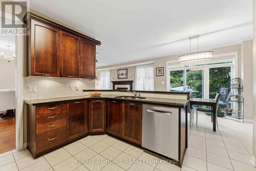 250 Tofino Private — photo 13 of 40
