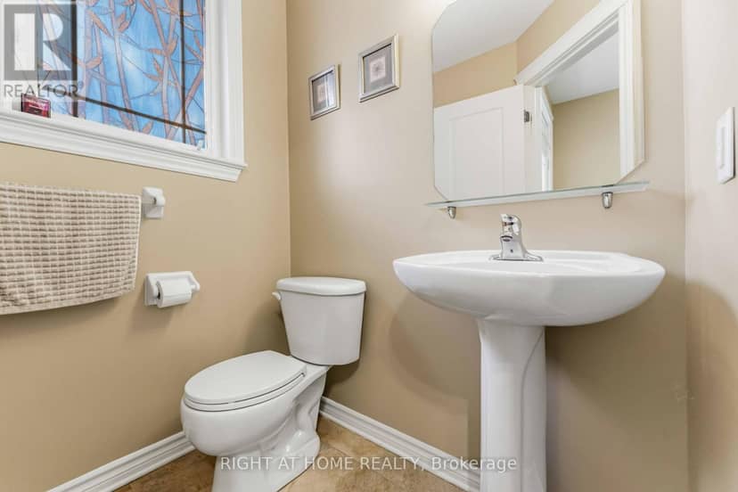 250 Tofino Private — photo 17 of 40
