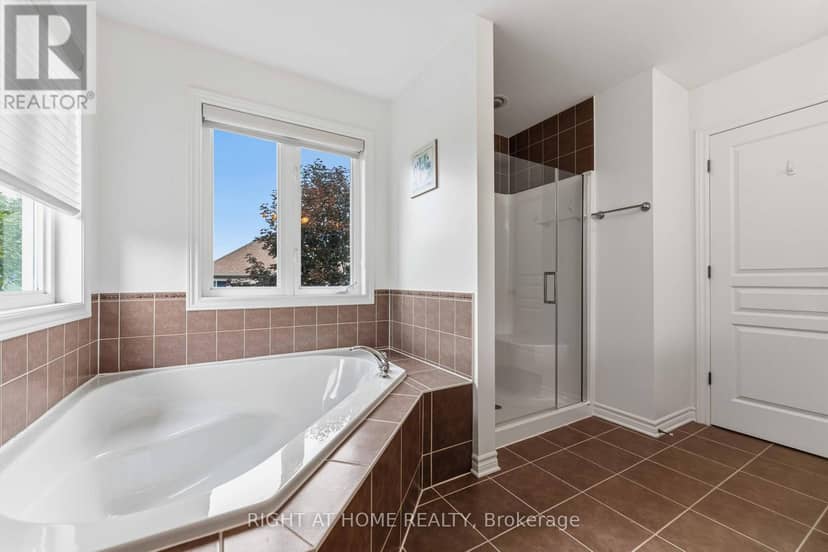 250 Tofino Private — photo 25 of 40