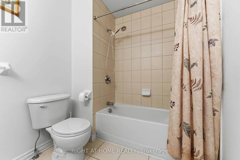 250 Tofino Private — photo 28 of 40