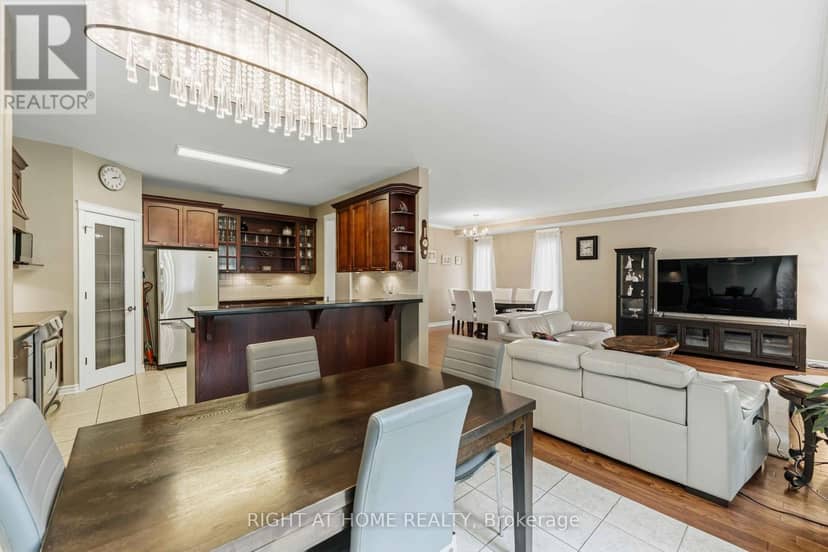 250 Tofino Private — photo 9 of 40