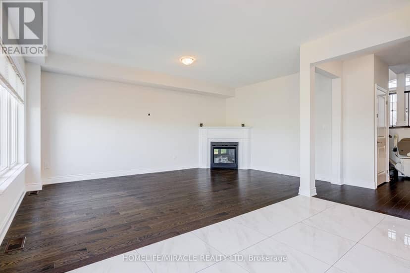25 Lorne Thomas Place — photo 10 of 40
