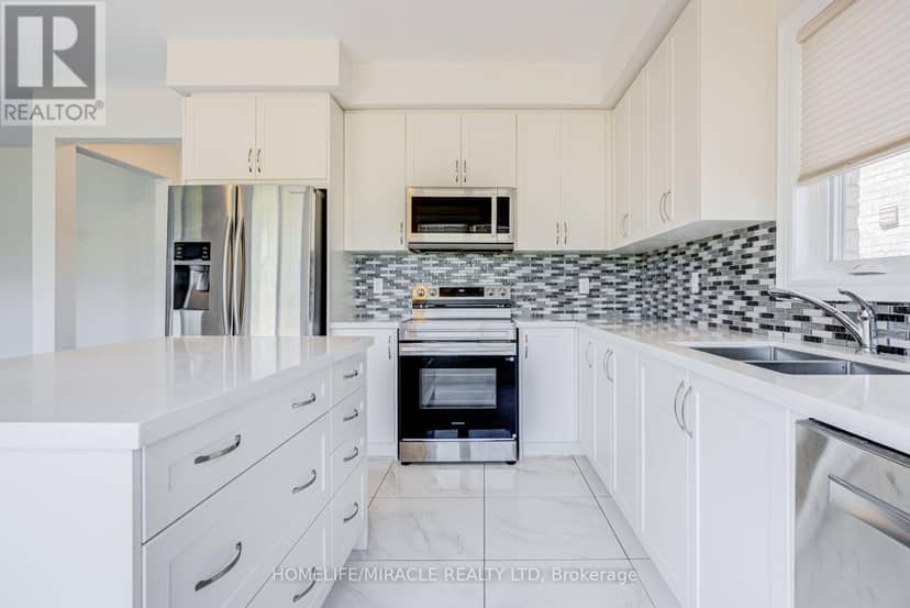 25 Lorne Thomas Place — photo 8 of 40