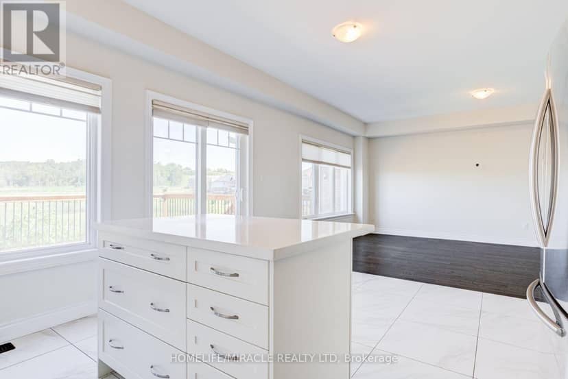 25 Lorne Thomas Place — photo 9 of 40