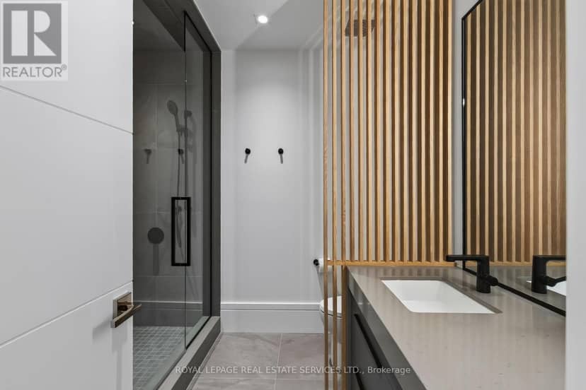 1472 Oakhill Drive — photo 34 of 40