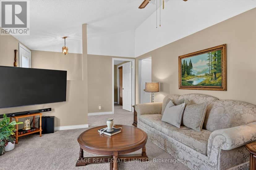 39 Riverside Drive — photo 9 of 40