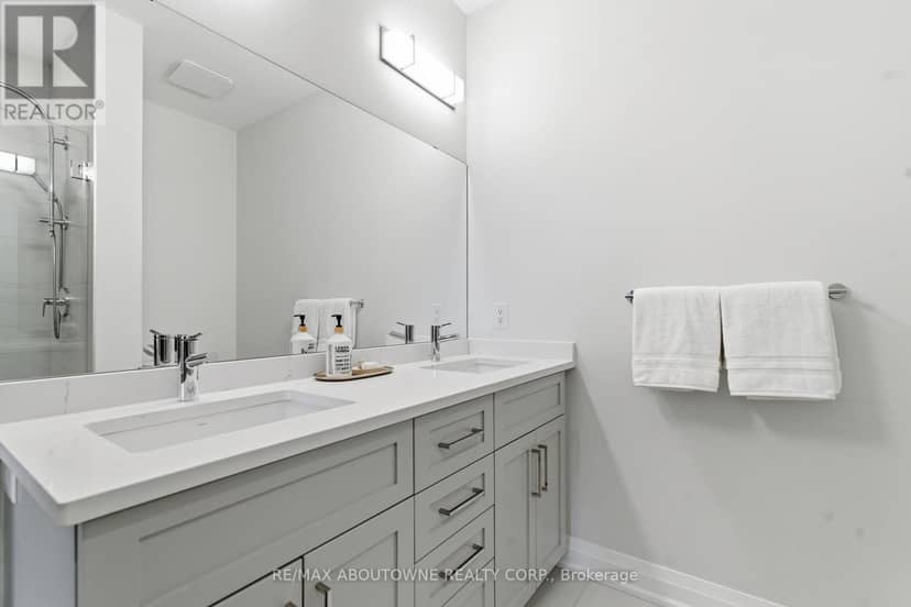 506 - 71 Wyndham Street S — photo 25 of 40