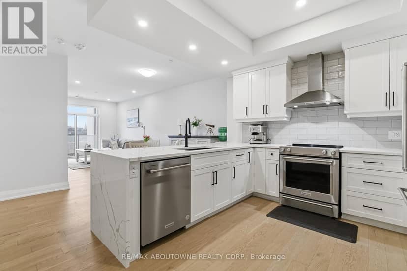 506 - 71 Wyndham Street S — photo 9 of 40