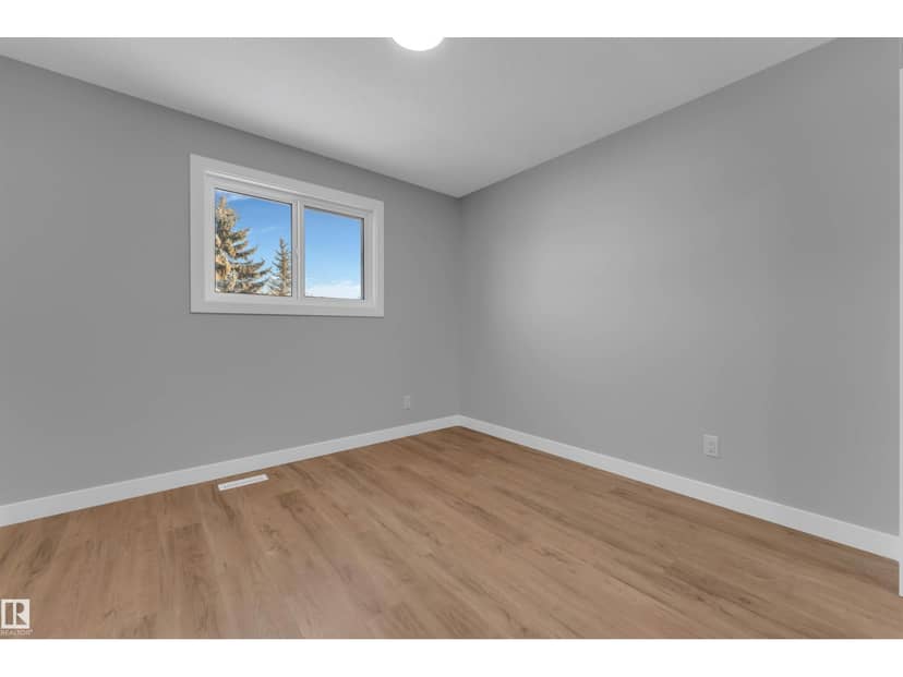 4320 74 ST NW — photo 18 of 40