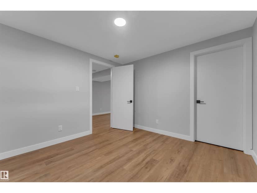 4320 74 ST NW — photo 37 of 40