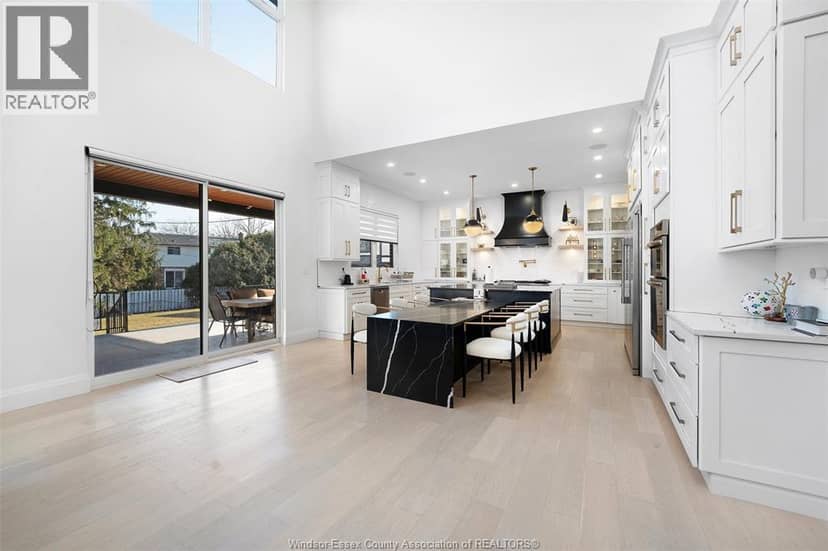 8535 RIVERSIDE DRIVE East — photo 11 of 40