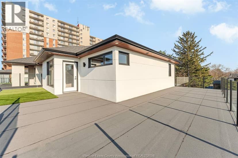8535 RIVERSIDE DRIVE East — photo 34 of 40