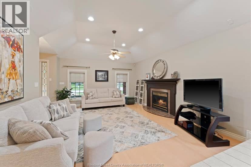 2198 Suzanne Street — photo 10 of 40