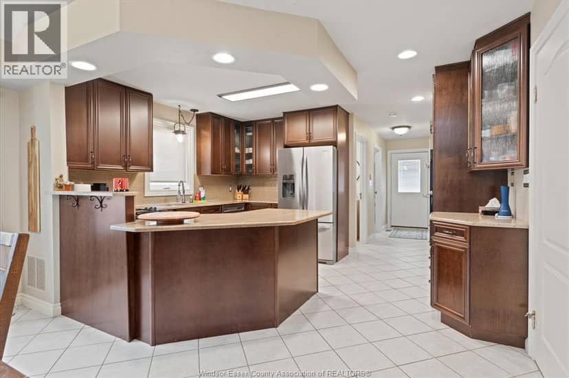 2198 Suzanne Street — photo 15 of 40