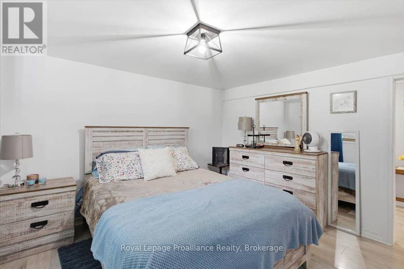 270 Colonial Road — photo 21 of 30