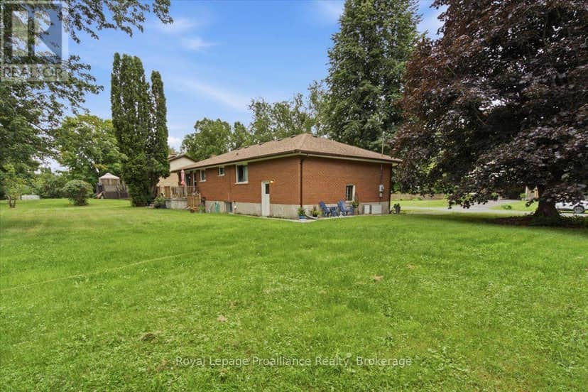 270 Colonial Road — photo 5 of 30