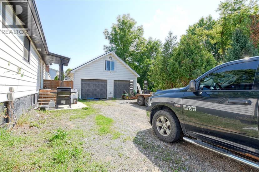 487 St. Clair Street — photo 6 of 25