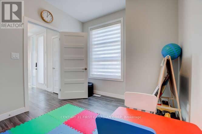 970 Battery Park — photo 7 of 37