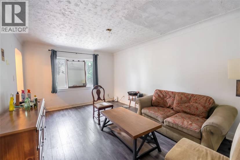 292 Christina STREET South — photo 4 of 31