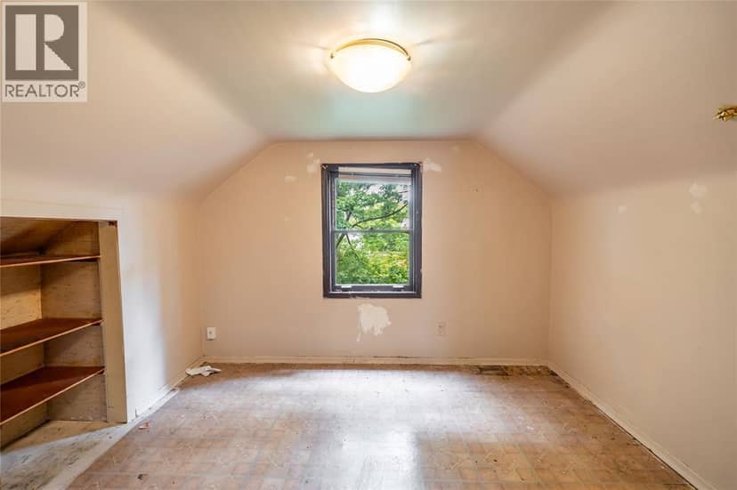 292 Christina STREET South — photo 19 of 31
