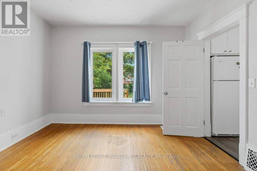256 Collingwood Street — photo 13 of 39