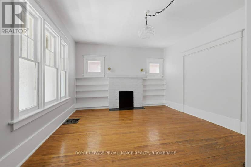 256 Collingwood Street — photo 15 of 39
