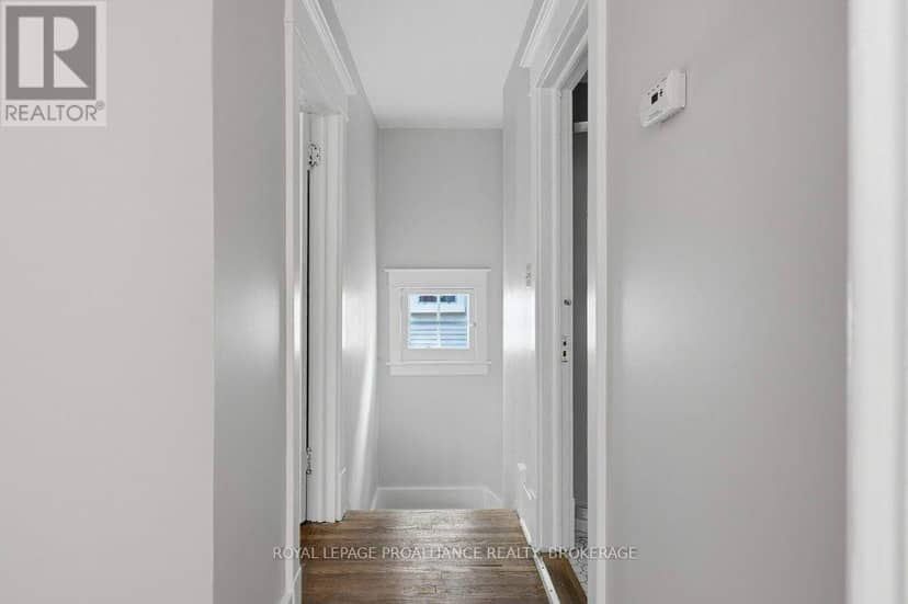 256 Collingwood Street — photo 16 of 39