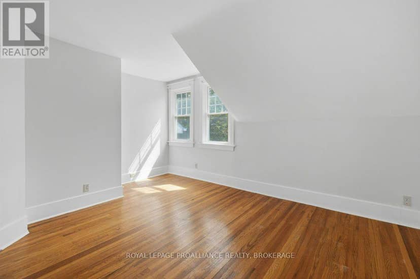 256 Collingwood Street — photo 24 of 39