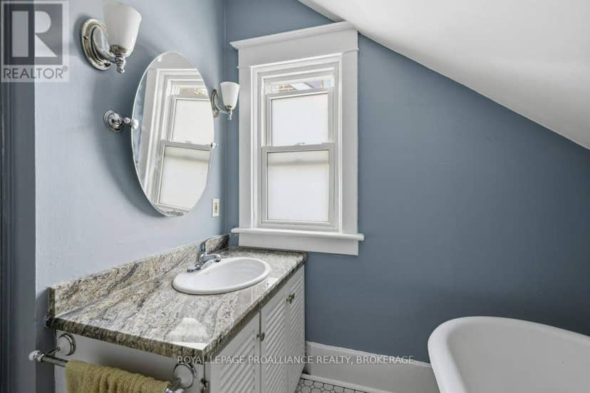 256 Collingwood Street — photo 26 of 39