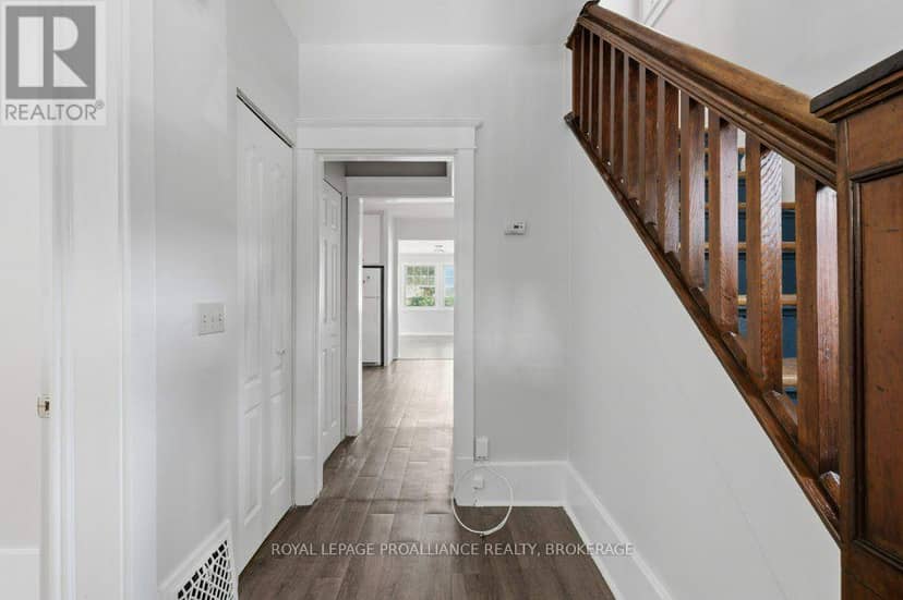 256 Collingwood Street — photo 6 of 39