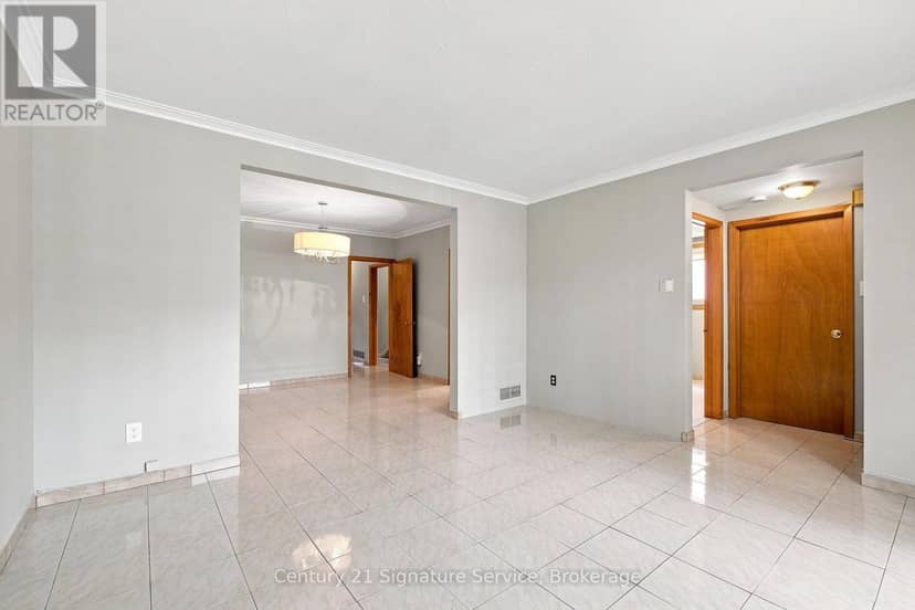 524 Silverthorn Avenue — photo 10 of 40