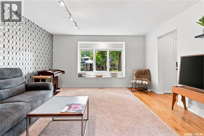 2848 Retallack STREET — photo 10 of 40