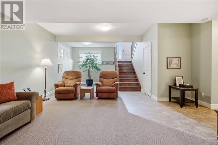 867 CONNAUGHT Avenue — photo 23 of 34