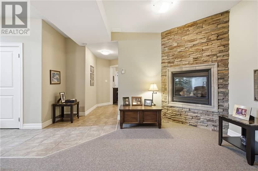 867 CONNAUGHT Avenue — photo 26 of 34