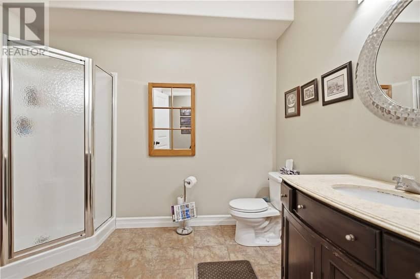 867 CONNAUGHT Avenue — photo 28 of 34