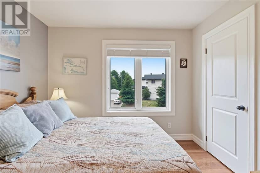 867 CONNAUGHT Avenue — photo 22 of 34