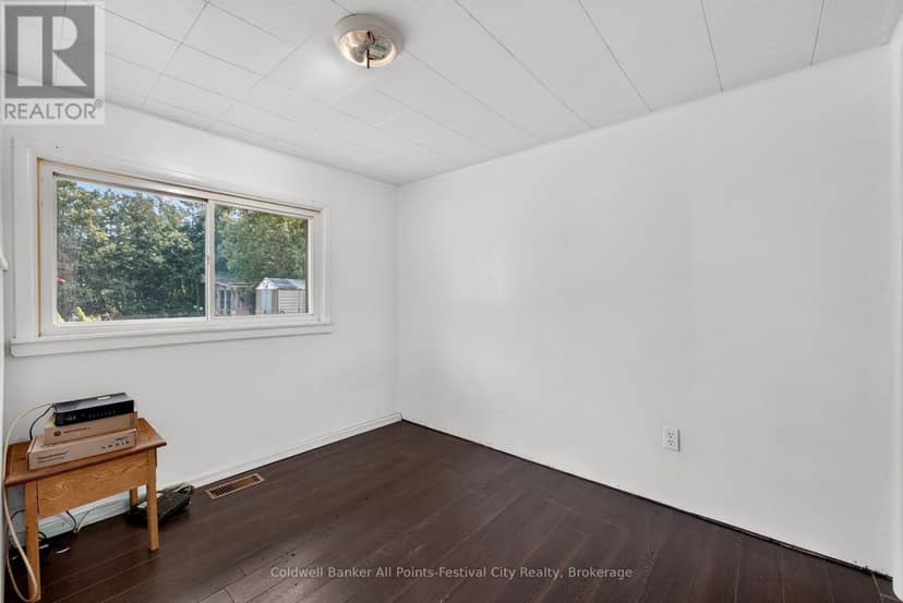 31 Salkeld Street — photo 20 of 40