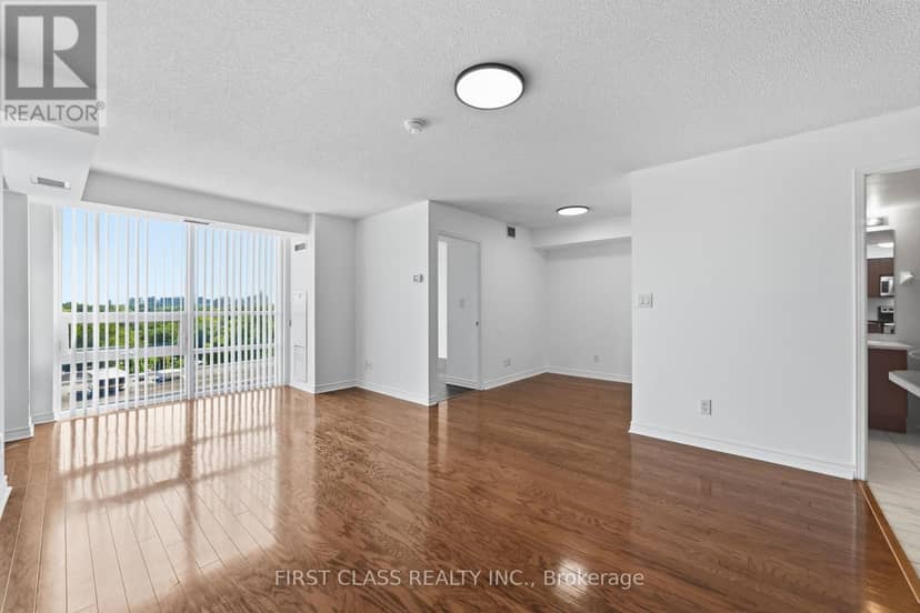 922 - 35 Hollywood Avenue — photo 3 of 20